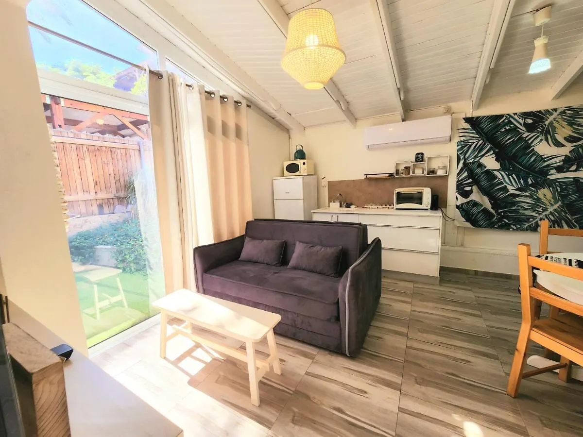 Apartment Sunshine Suite Boutique Only 5 Min Walk To The Beach - By Seaelo Eilat